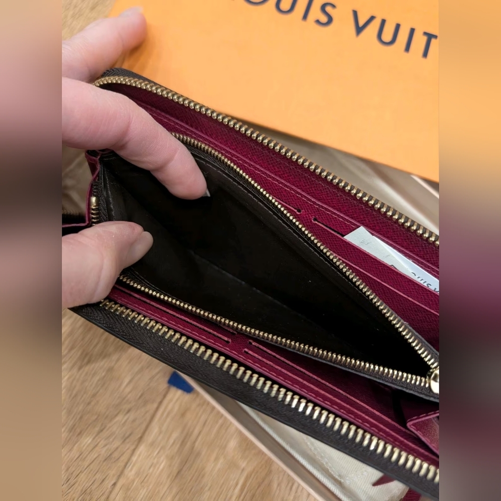 Louis Vuitton Clémence Wallet - Picture 9 of 10
